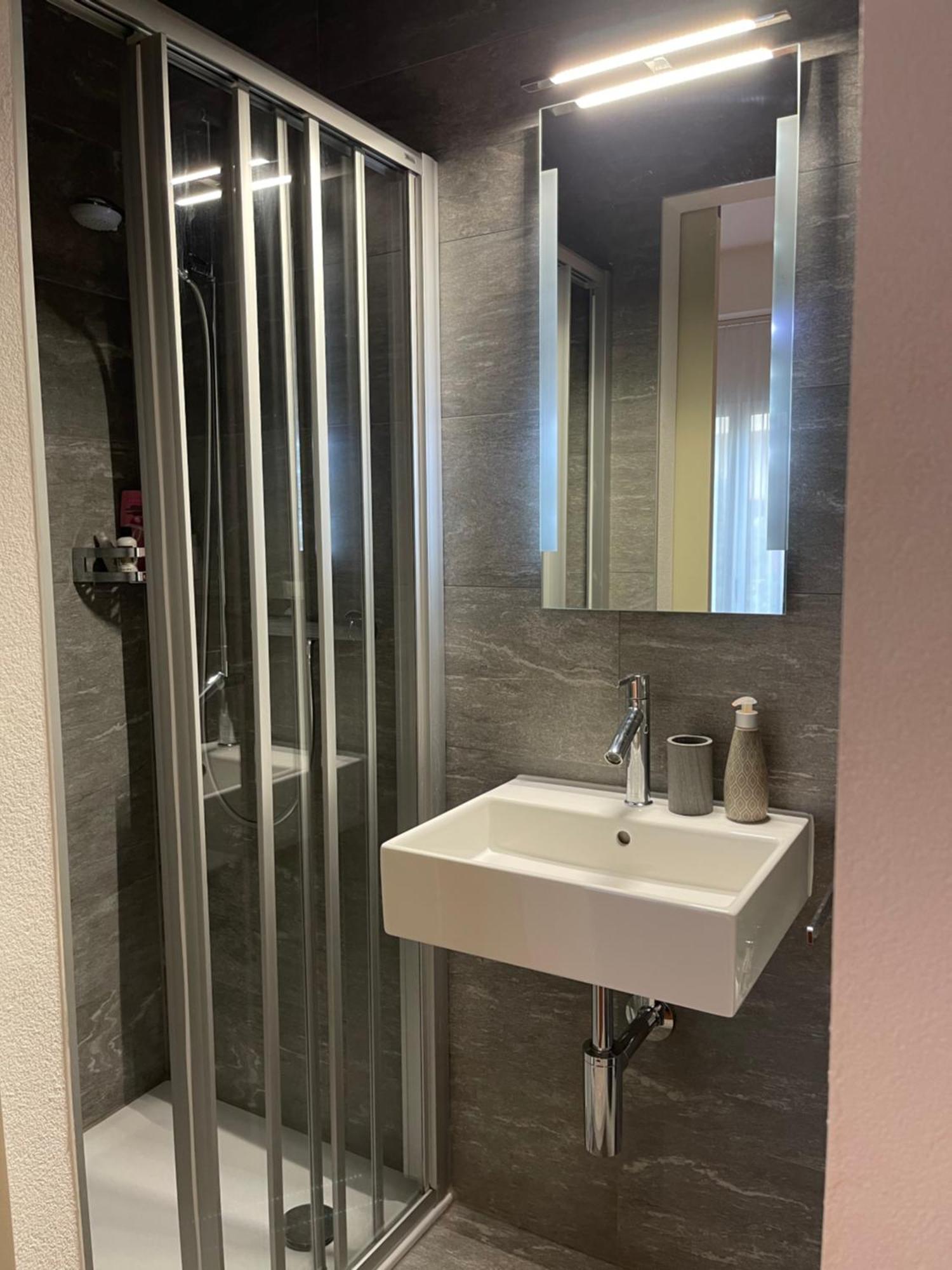 Alpine City Suite Brig Ngoại thất bức ảnh